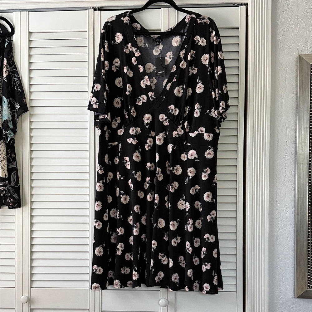 Torrid Black Dress with Light Pink & Whit Floral Pattern, Torrid Size 4